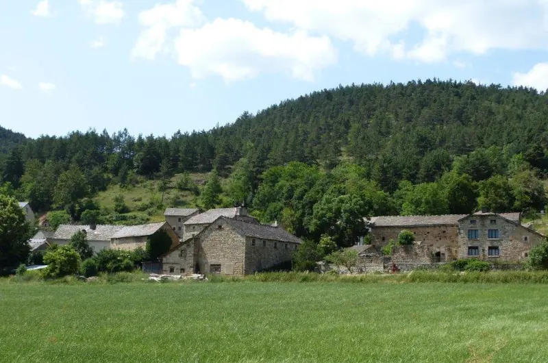 Village des Salelles les trois fermes historiques