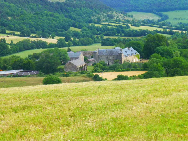 Château et ferme de Buzareingues (privés)