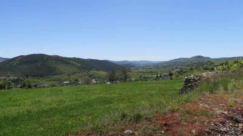 La vue sur les bourgs de Chirac et du Monastier