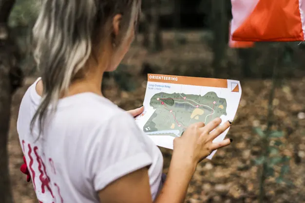 activite-point-controle-course-orientation-plein-air_53876-48898